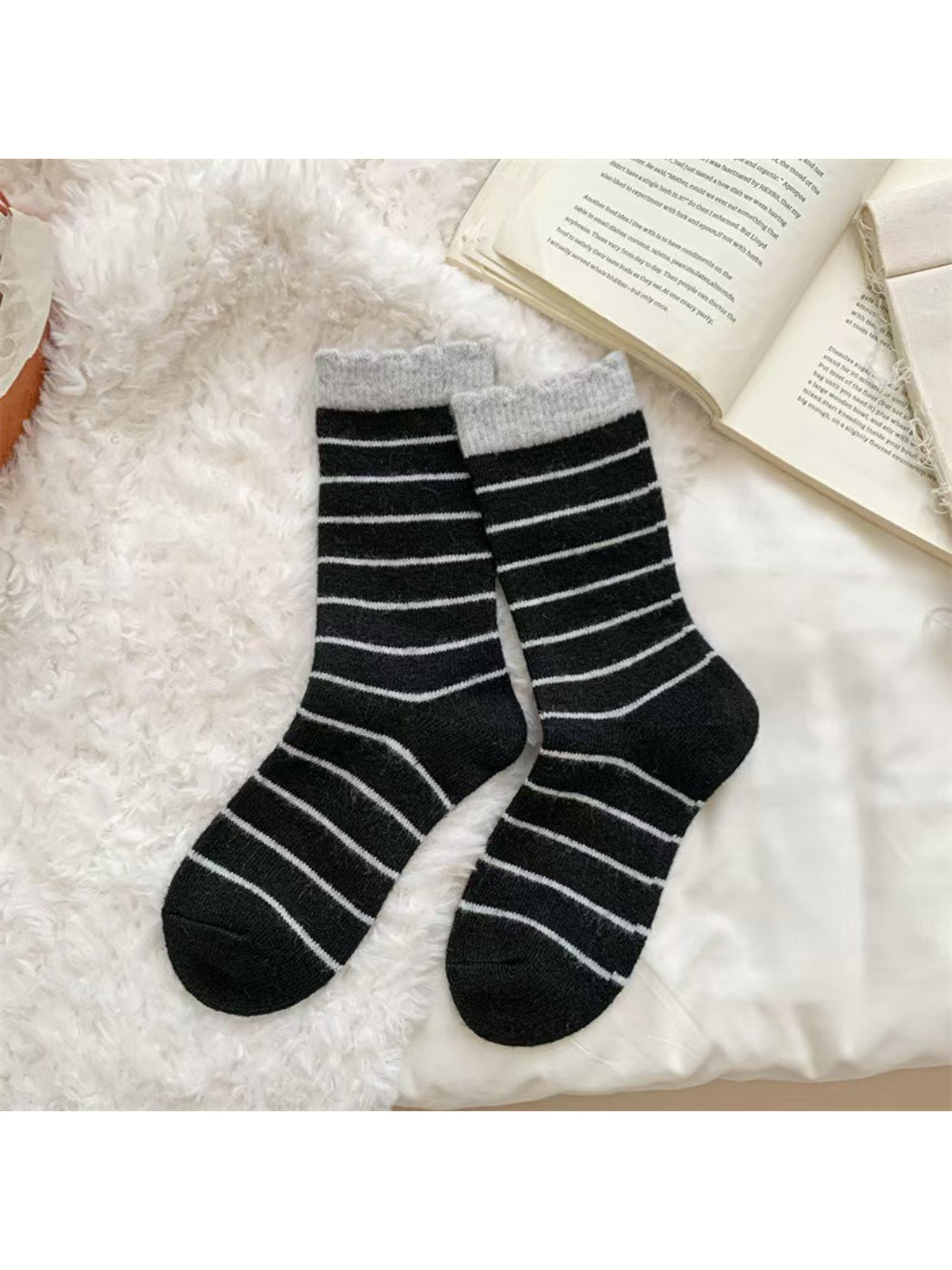 Rufia - Simple Cozy Pinstripe Crew Socks