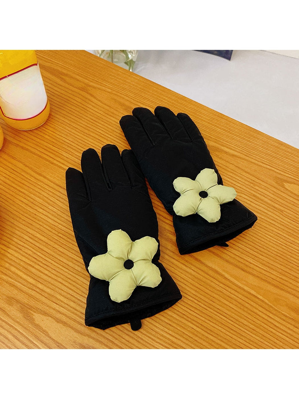 Gloving - Floral Accent Padded Winter Gloves