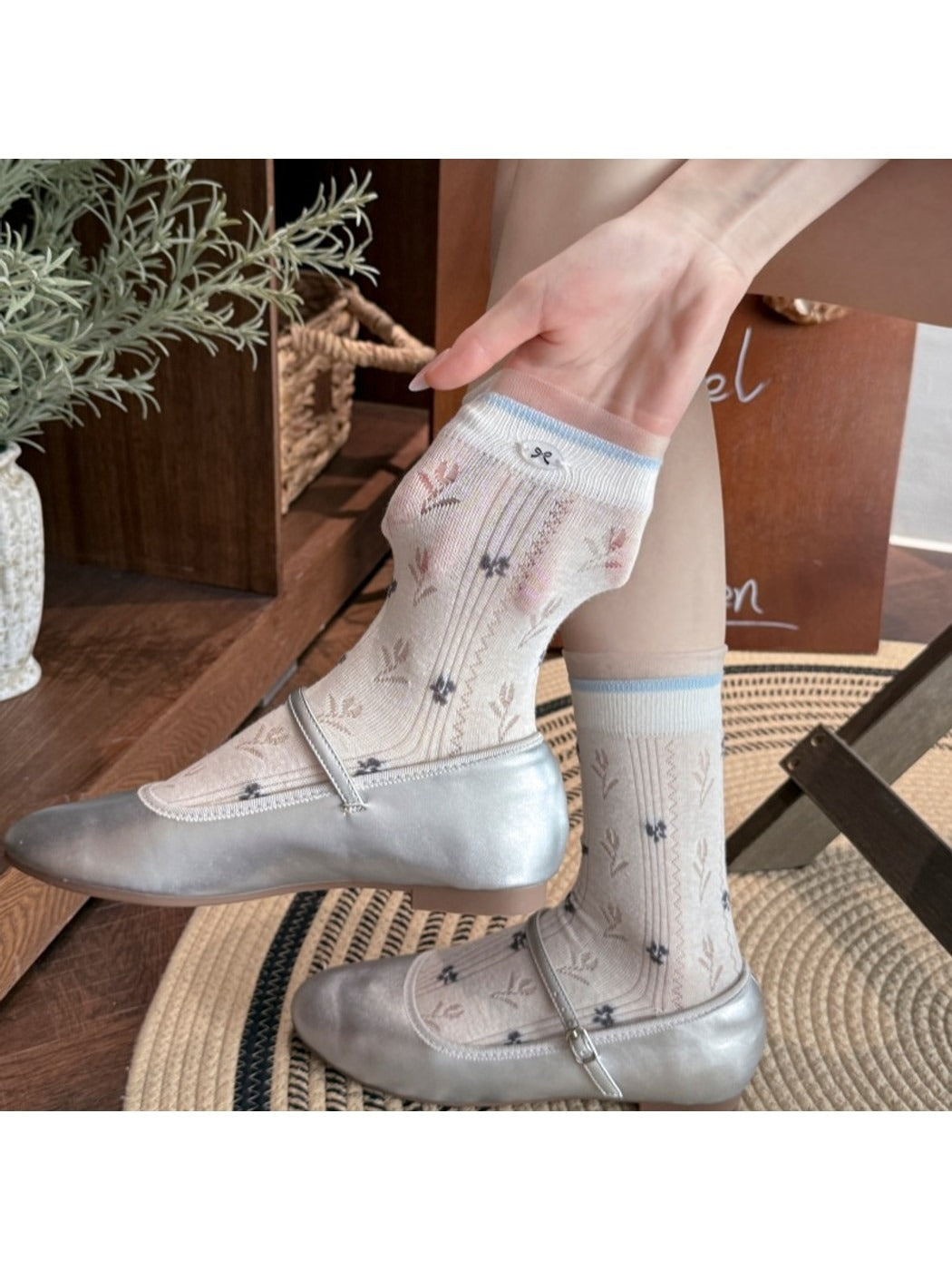 Rufia - Sweet Floral Print Bow Detail Crew Socks