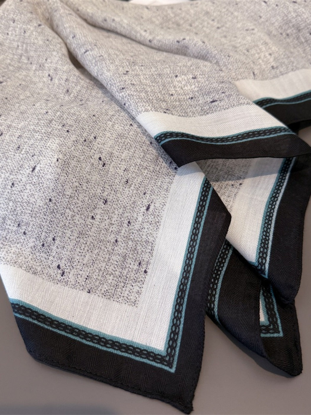 Scarvii - Vintage Knit-Look Square Scarf – Fresh & Vintage