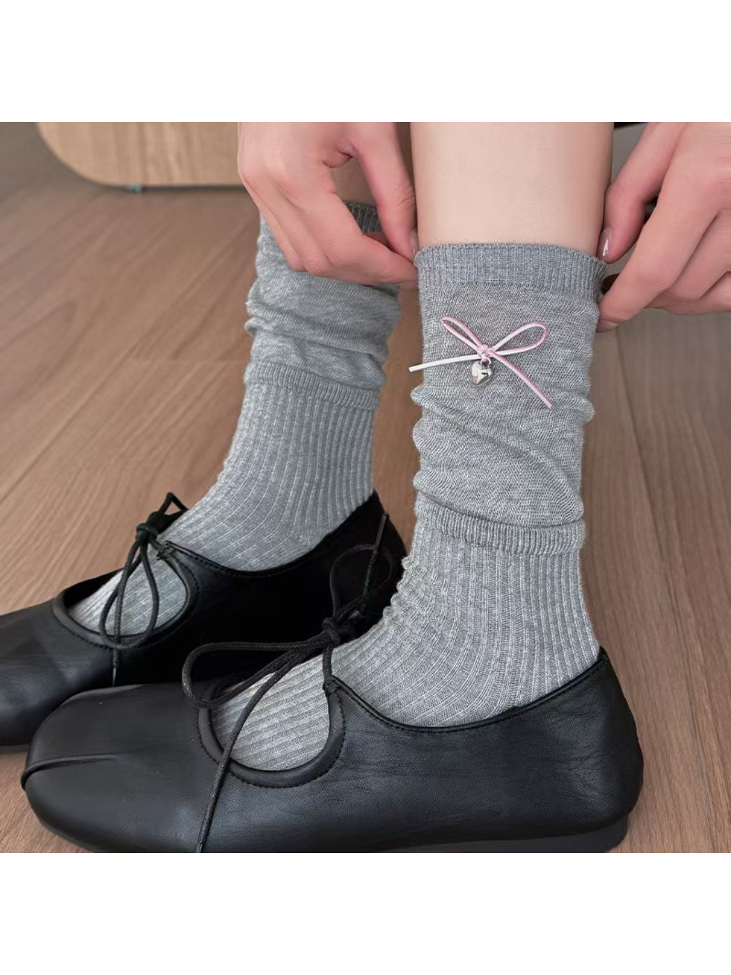 Rufia - Delicate Ribbon Charm Crew Socks product image 3