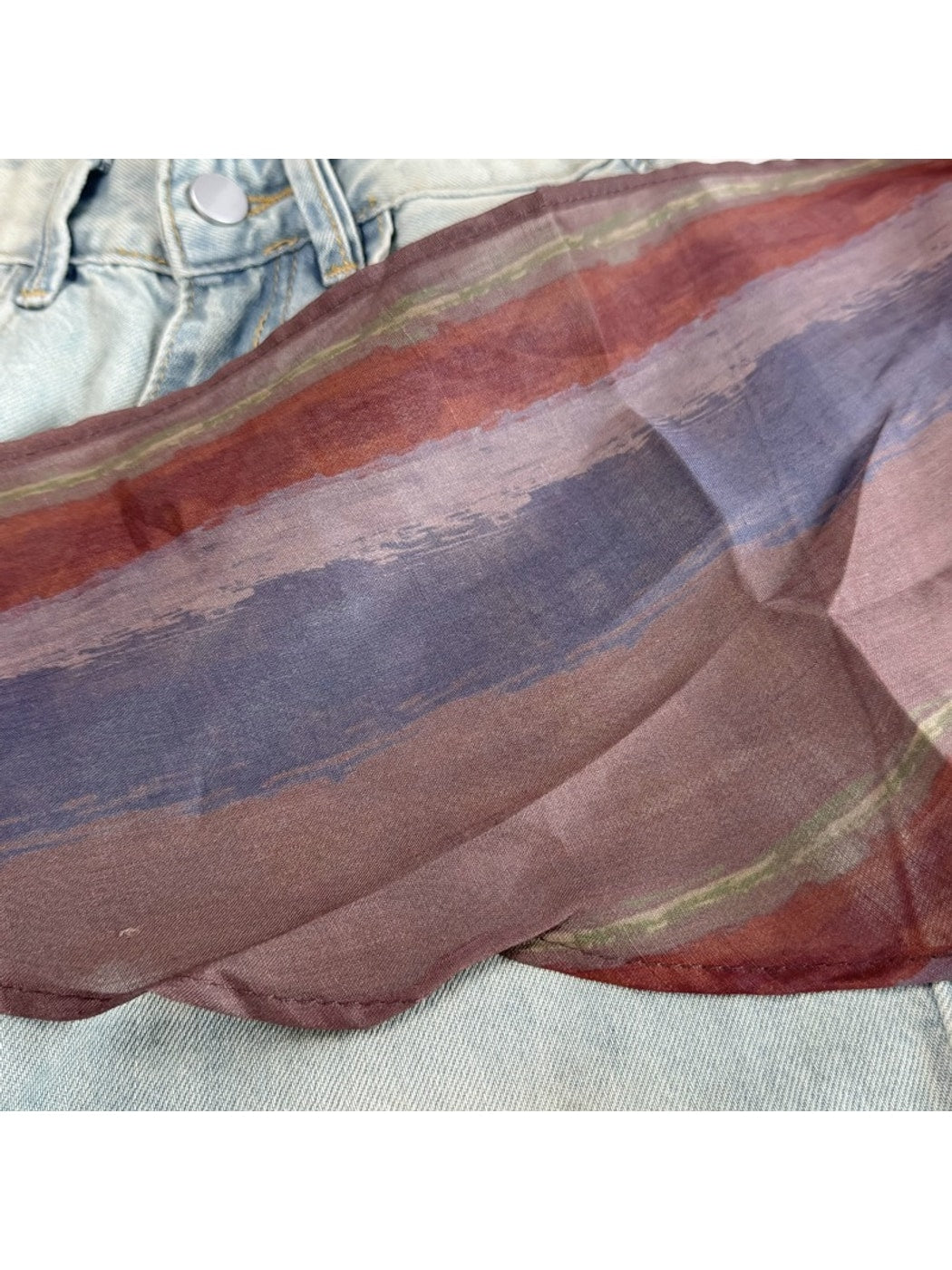 Scarvii - Abstract Stripe Pattern Triangle Scarf