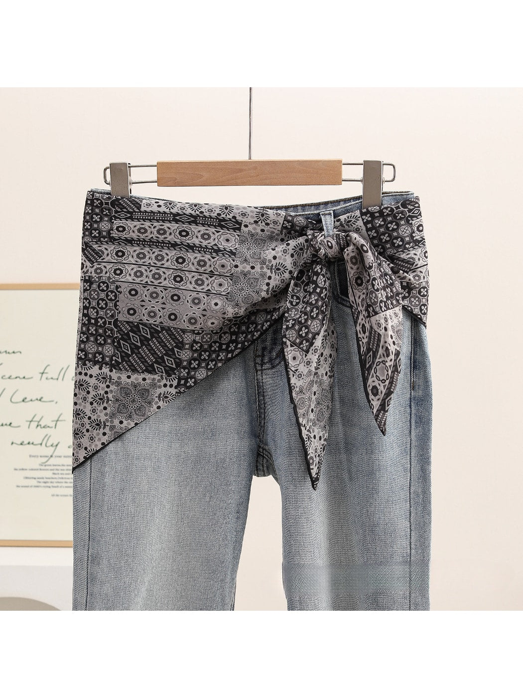 Scarvii - Fashion Floral Pattern Triangle Scarf
