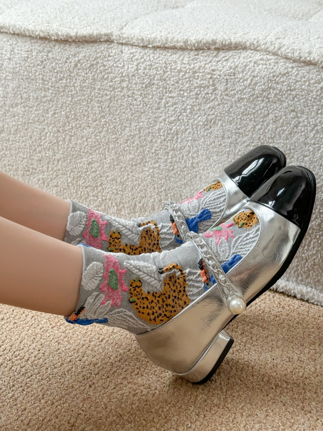 Rufia embossed floral mid-calf socks