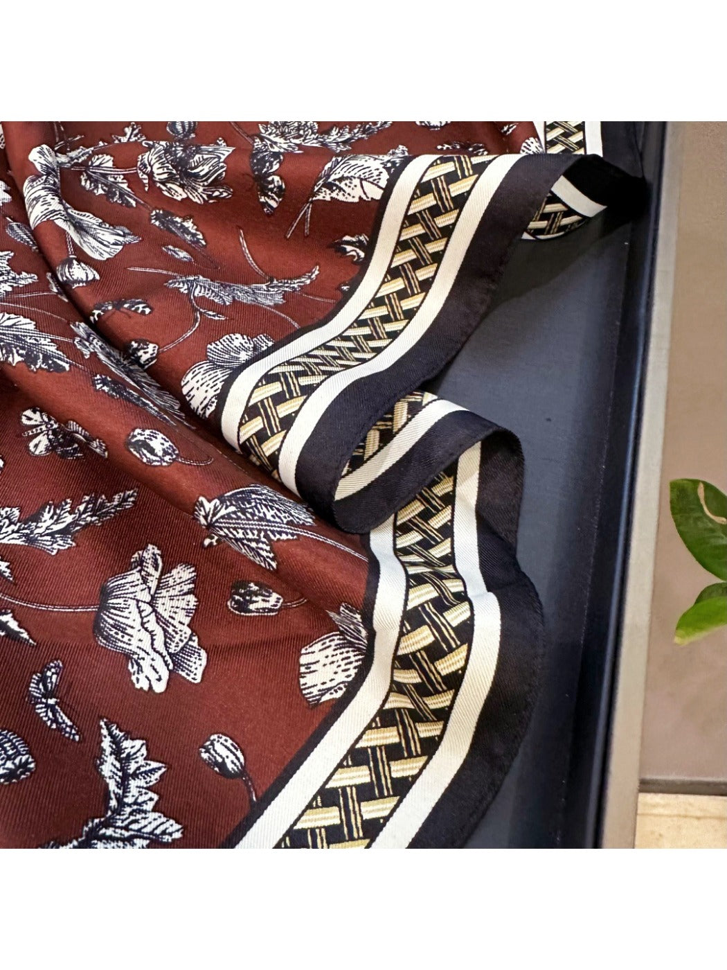 Scarvii - Elegant Woven Frame Border Triangle Bandana