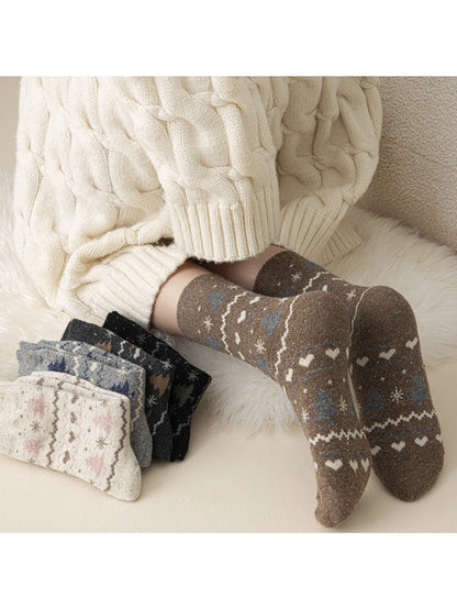 Rufia - Cozy Winter Forest Crew Socks