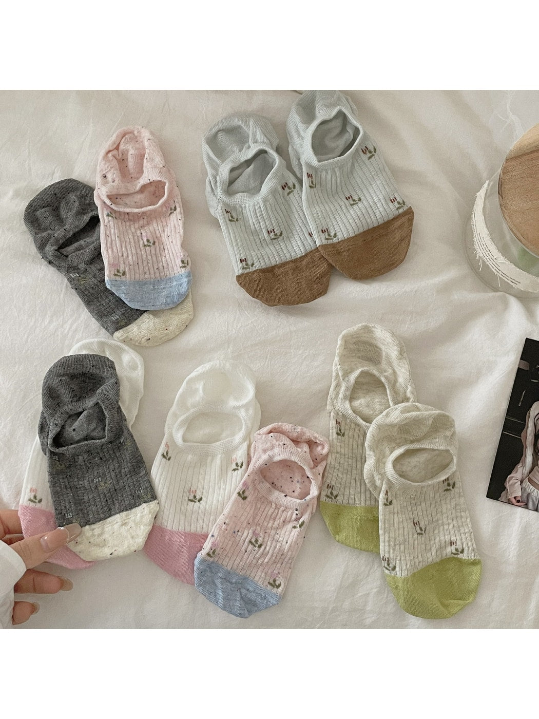 Rufia - Ribbed Low Cut Socks with Tiny Floral Print