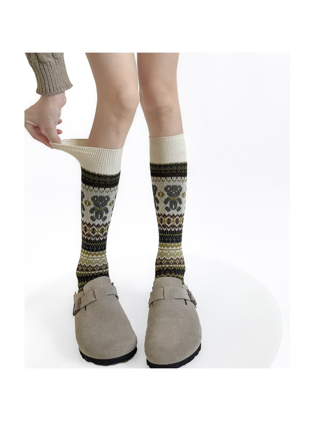 Rufia - Vintage Bear Pattern Mid-Calf Socks