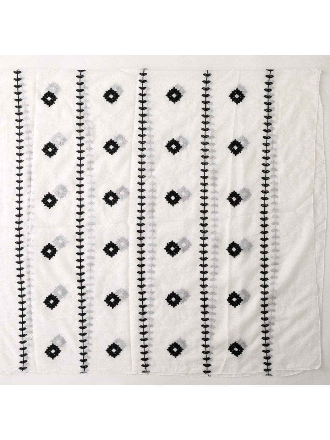 Scarvii - Modern Motif Trim Soft Scarf