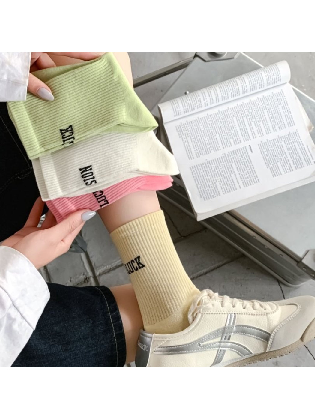 Rufia - PASSION Letter Knit Crew Socks