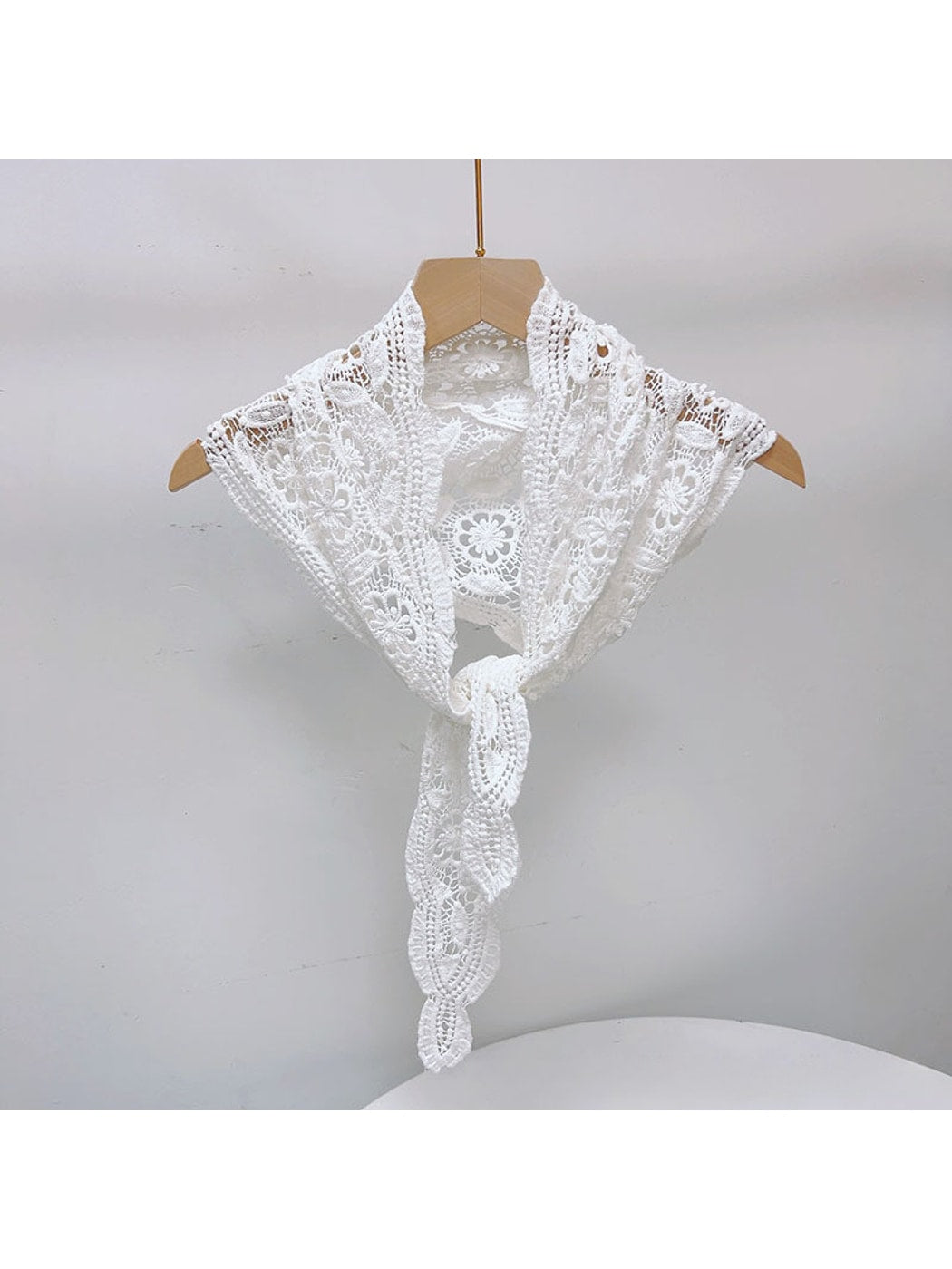 Scarvii - Vintage Floral Hollow Out Triangle Scarf