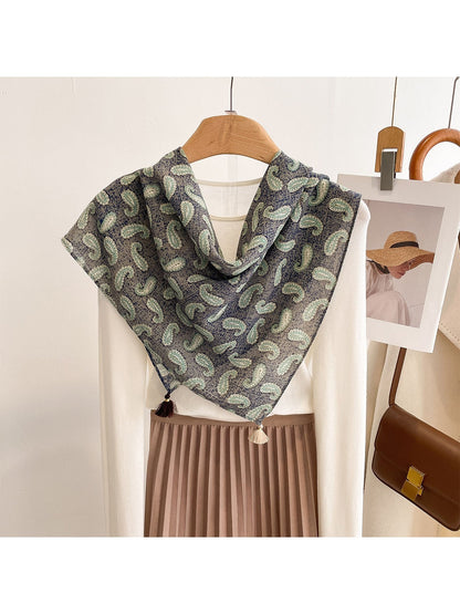 Scarvii - Retro Ditsy Paisley Print Square Scarf