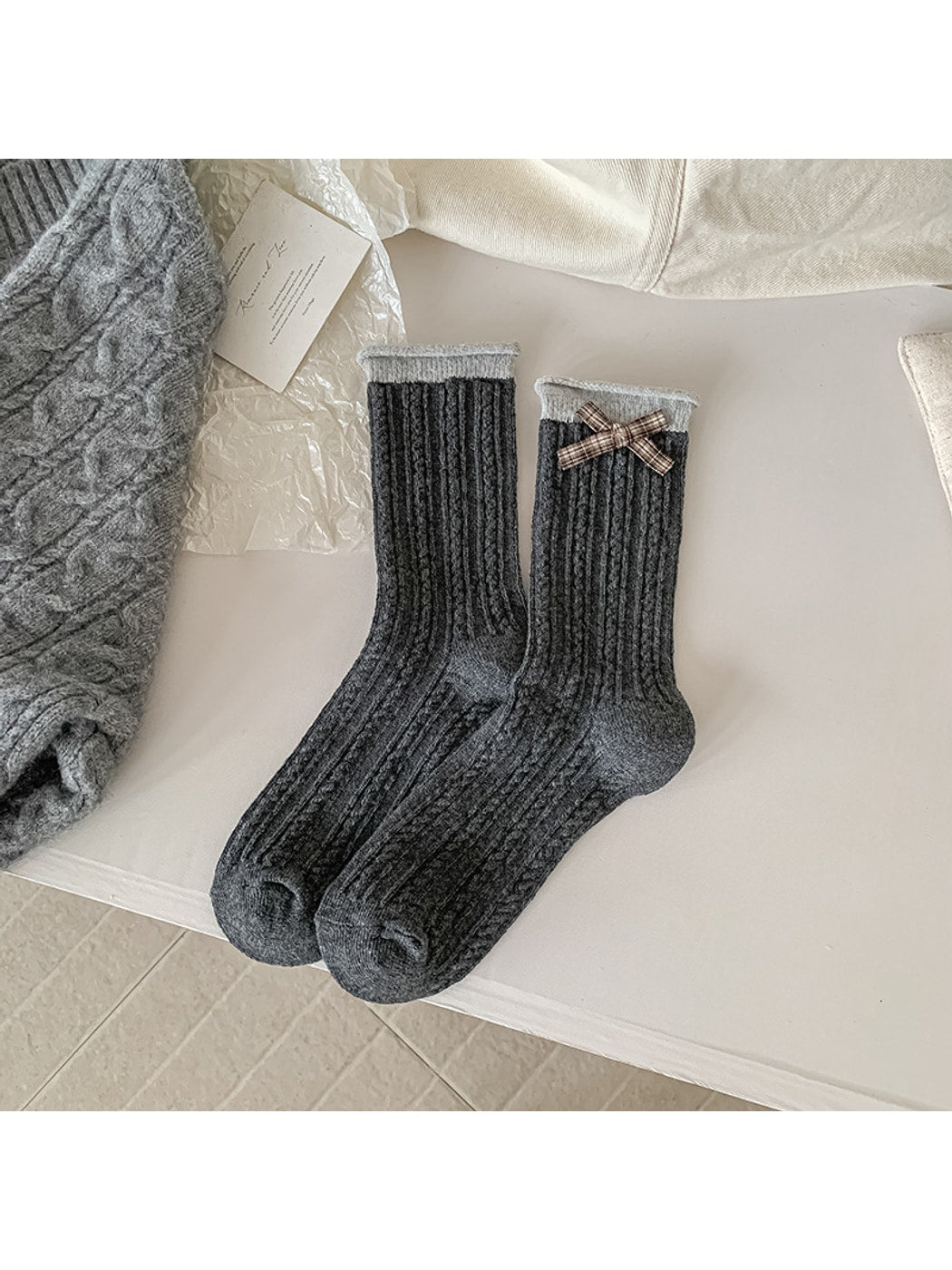 Rufia - Ribbed Knit Bow Accent Rolled Cuffs Crew Socks
