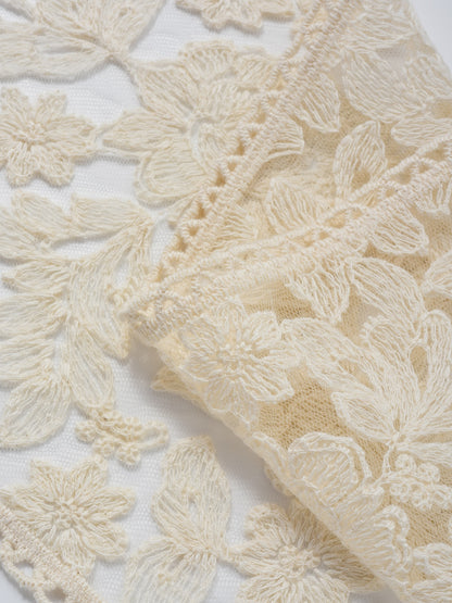 Scarvii - Summer Beige Lace Headscarf
