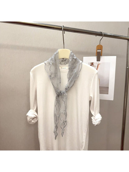 Scarvii - Floral Lace Decorative Diamond Shaped Scarf
