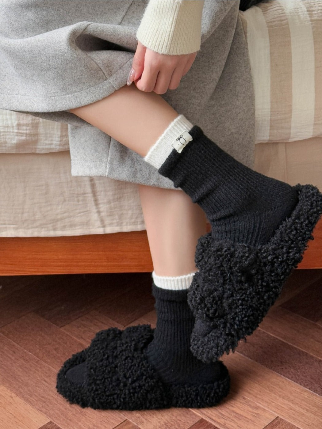 Rufia – Contrast Cuff Winter Socks with Bow Label