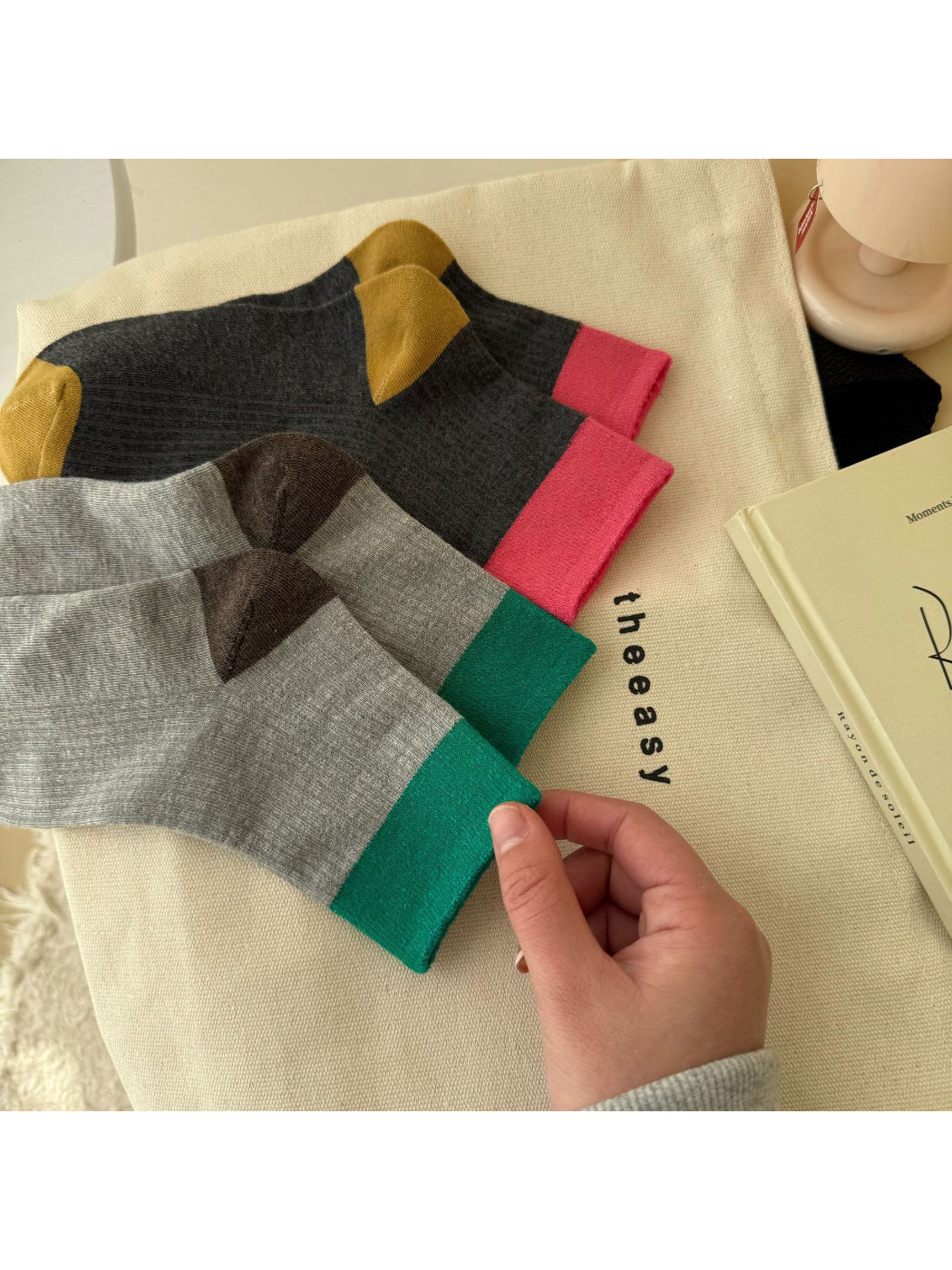 Rufia - Two Tone Ribbed Colorblock Crew Socks