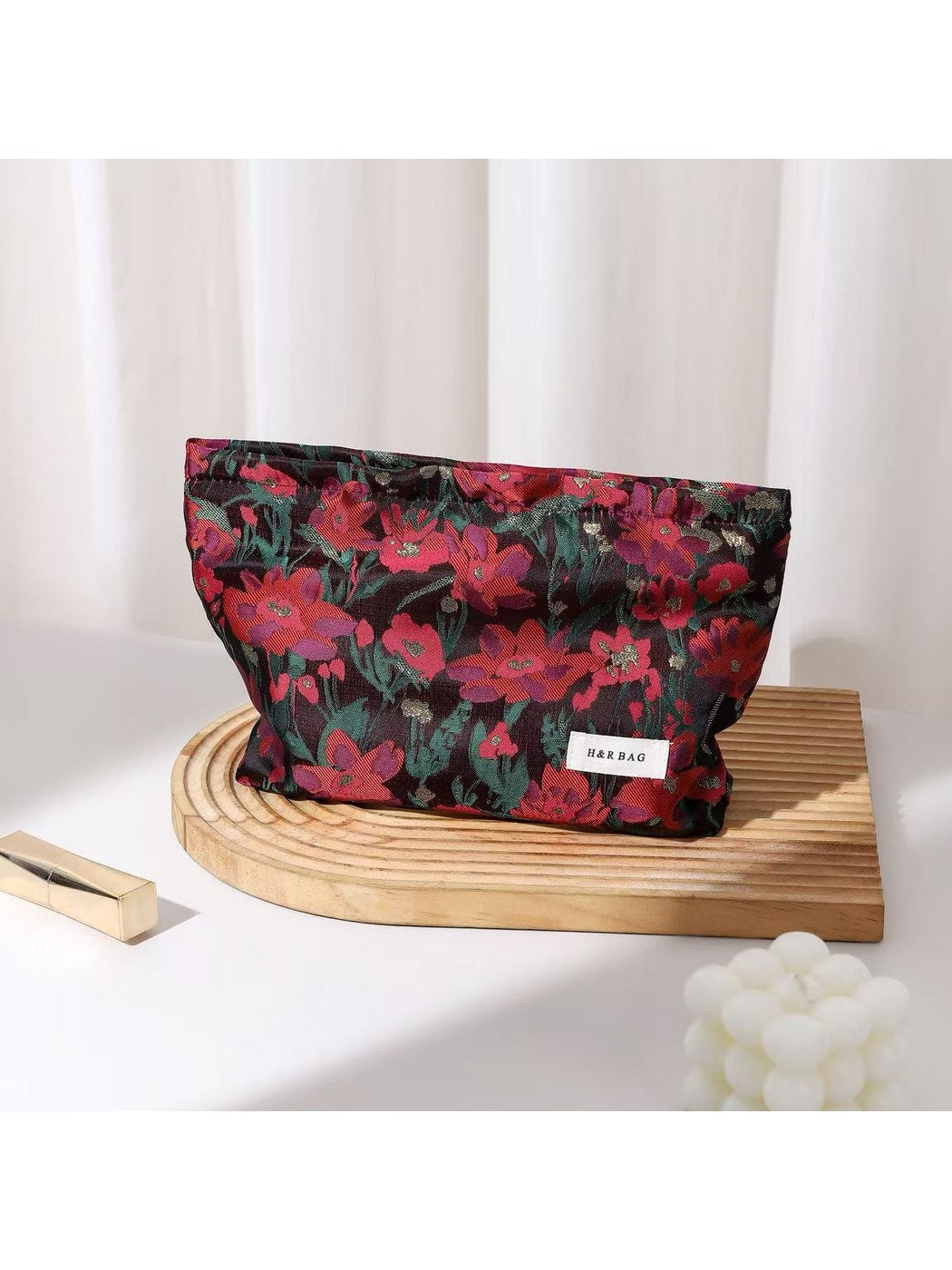 Cosbai - Sweet Floral Handheld Makeup Storage Bag