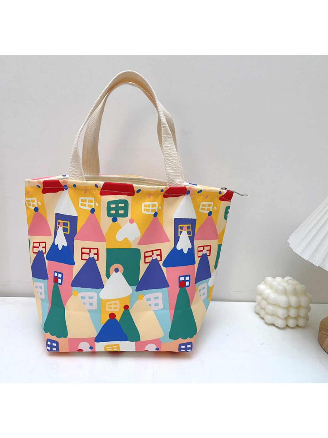 Close-up of animal print pattern on Cosbai cute lunch tote bag