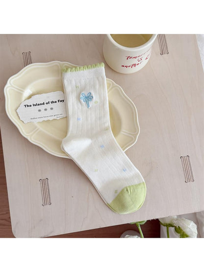 Rufia - Light Green Scalloped Trim Crew Socks