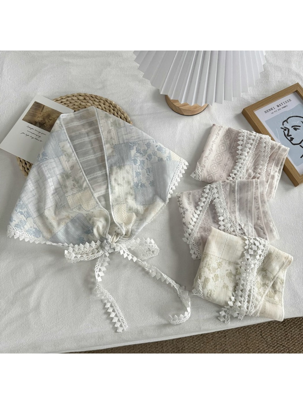 Scarvii - Elegant Floral Print Lace Edge Bandana Scarf