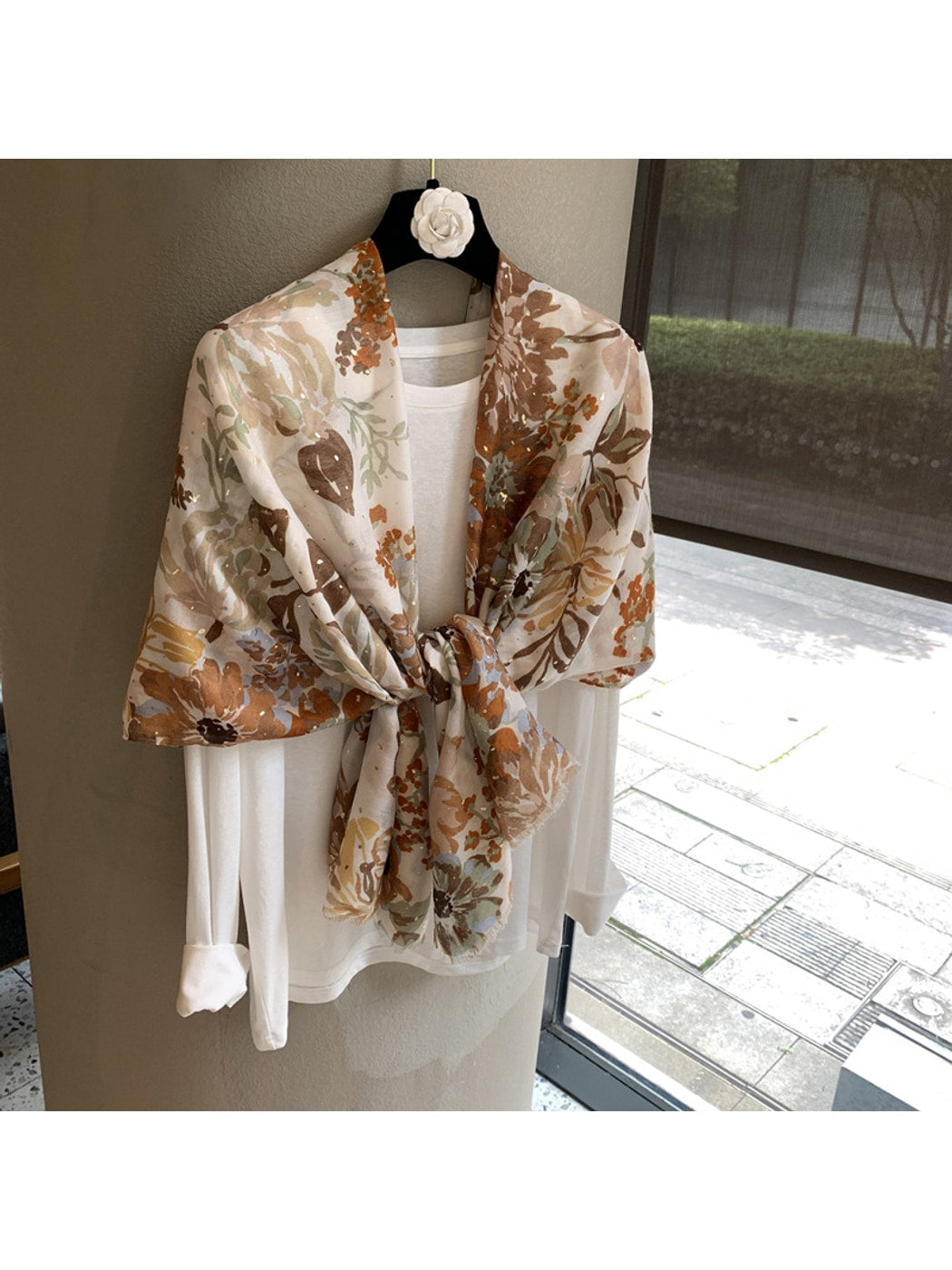 Scarvii - Vintage Print Long Shawl