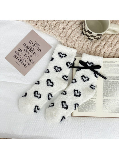 Rufia - Heart Fuzzy Texture Bow Detail Sleep Socks