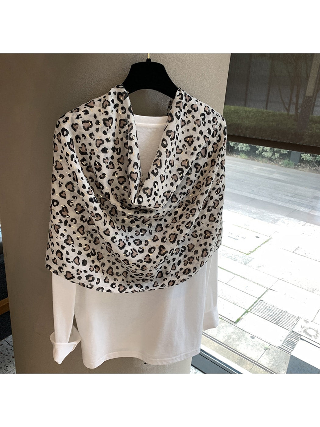 Scarvii - Heart Leopard Print Lightweight Wrap Scarf
