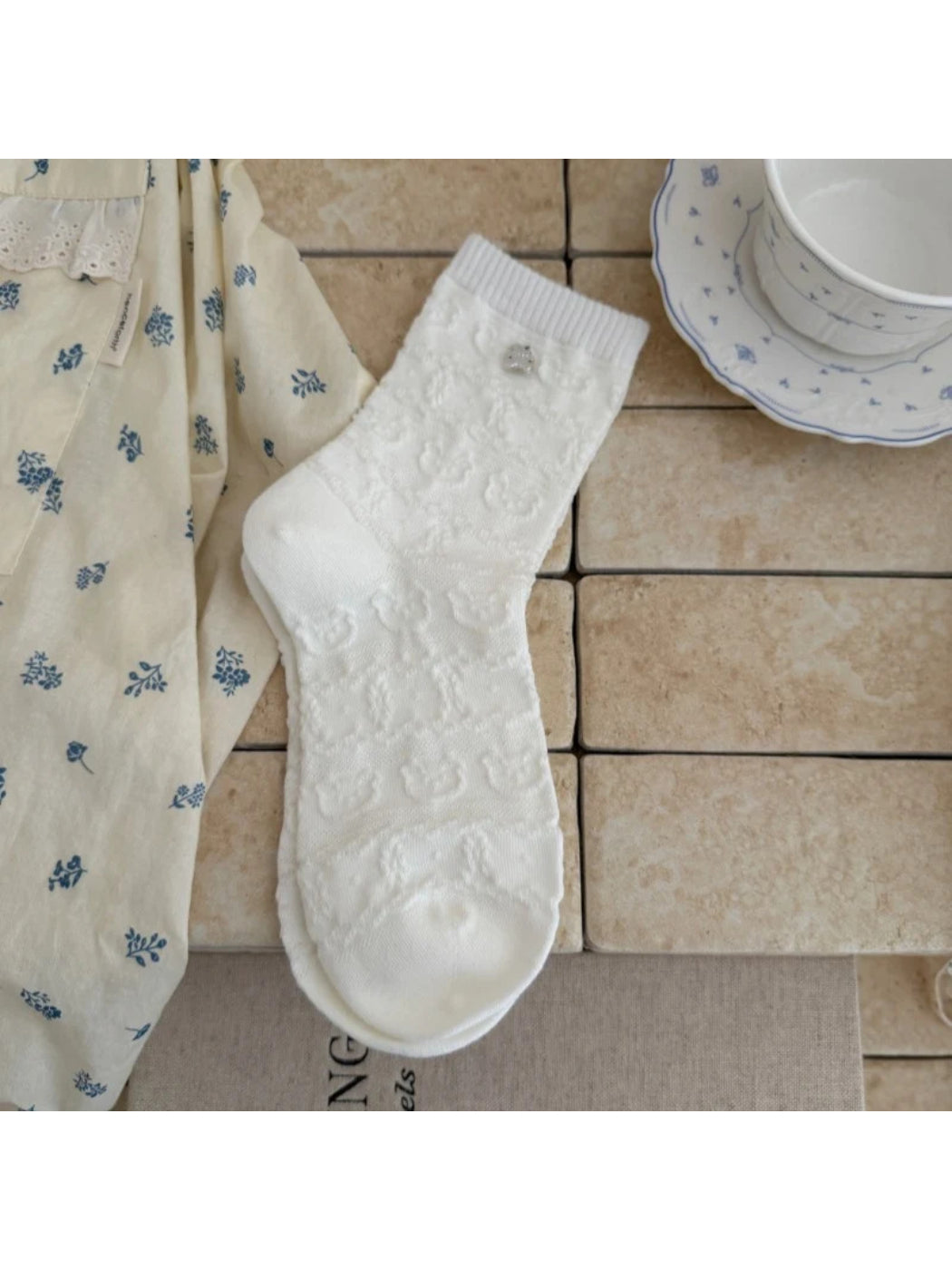 Rufia - Raised Bear and Bow Pattern Socks