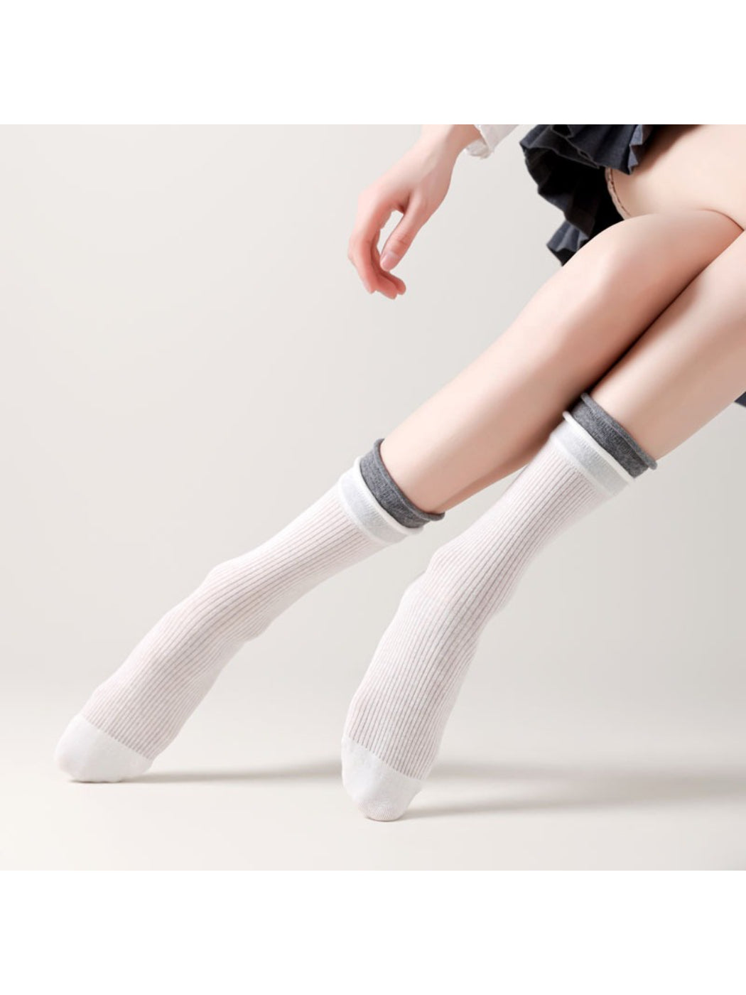 Rufia - Minimal Ribbed Contrast Edge Crew Socks