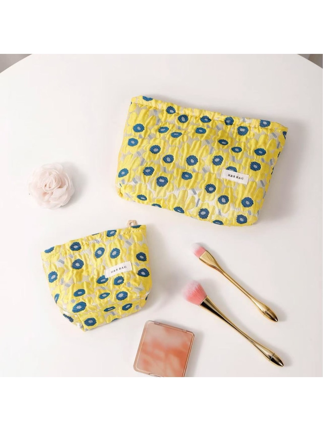 Cosbai - Sweet Floral Handheld Makeup Storage Bag