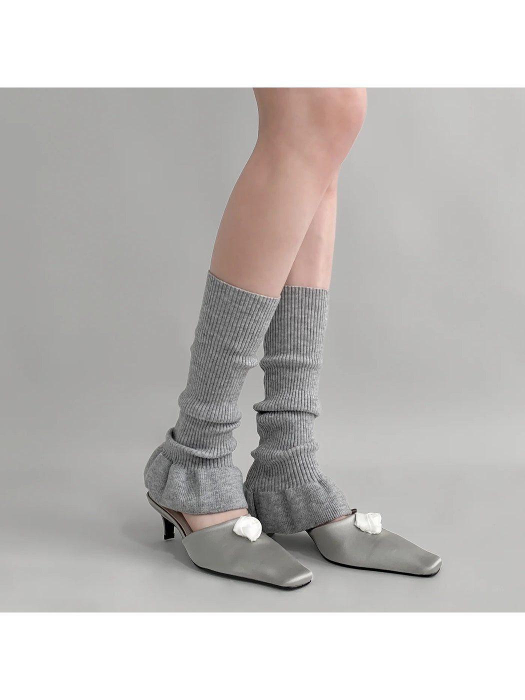 Cozyra – Ribbed Ruffle Leg Warmers