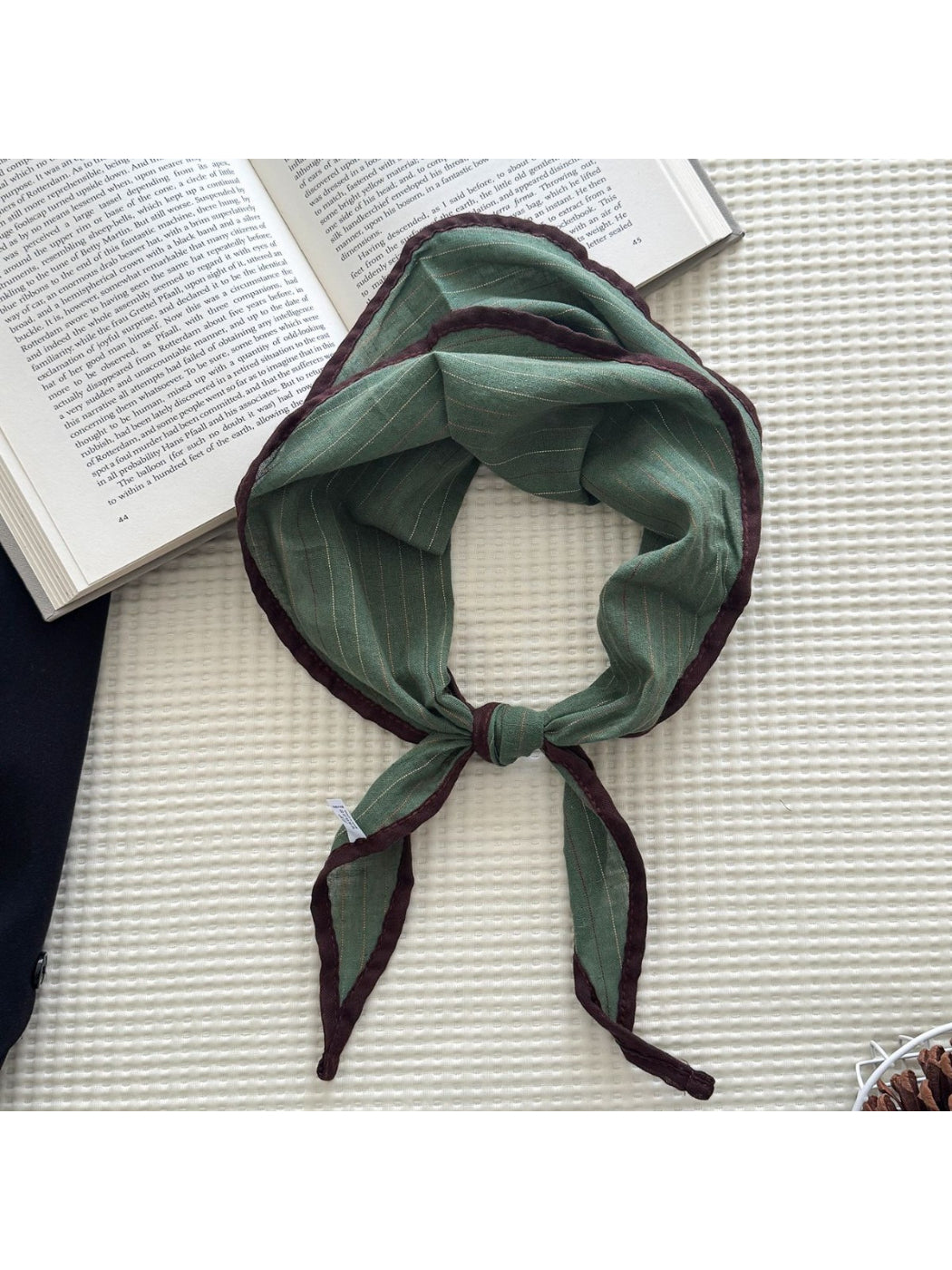 Scarvii - Contrast Edge Stripe Triangle Scarf