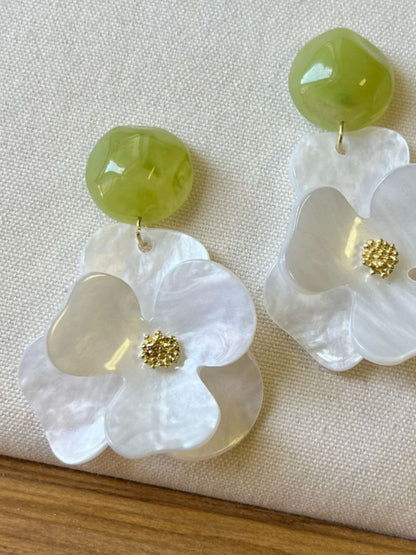 Earwish - Retro Fresh Green-White Flower Earrings