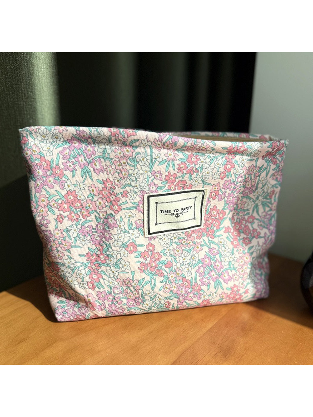 Cosbai - Soft Pink Floral Everyday Cosmetic Pouch