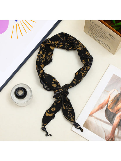 Scarvii - Vintage Fall Botanical Triangle Bandana