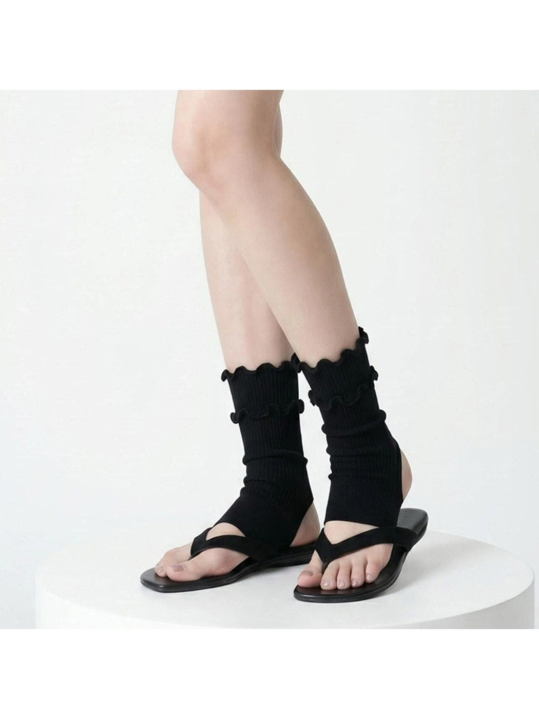 Rufia - Ruffle Edge Ribbed Crew Socks