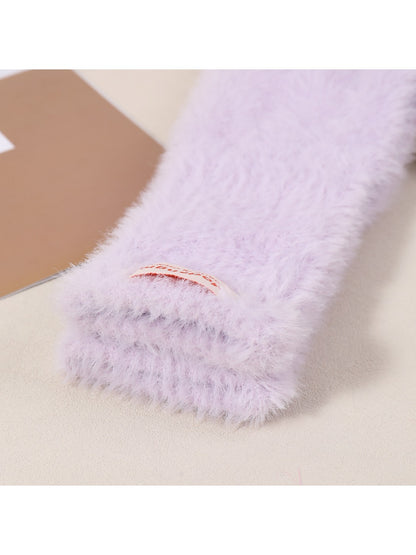 Gloving - Solid Color Plush Fuzzy Touchscreen Gloves