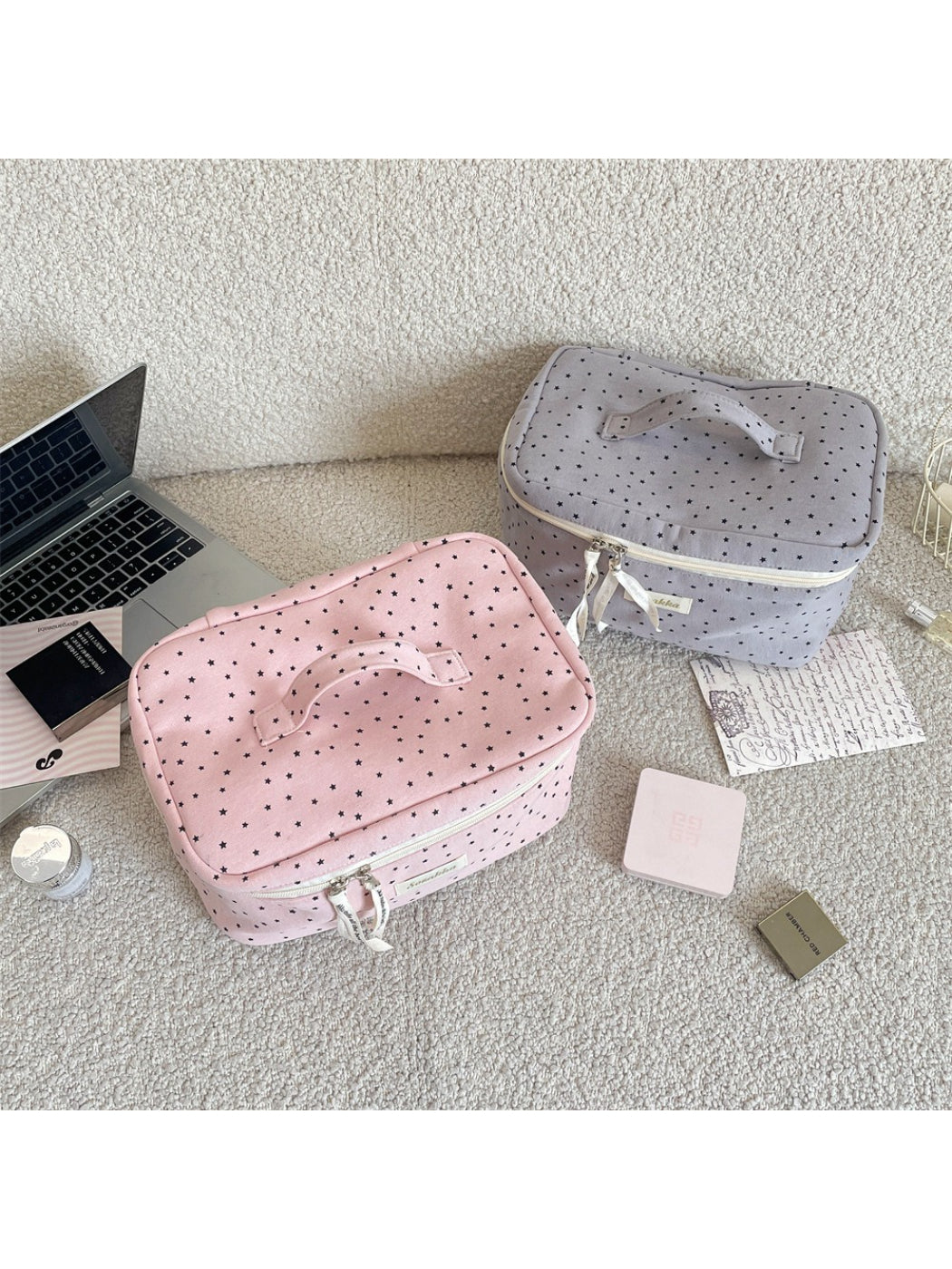 Cosbai star pattern makeup storage case closed with handle on top