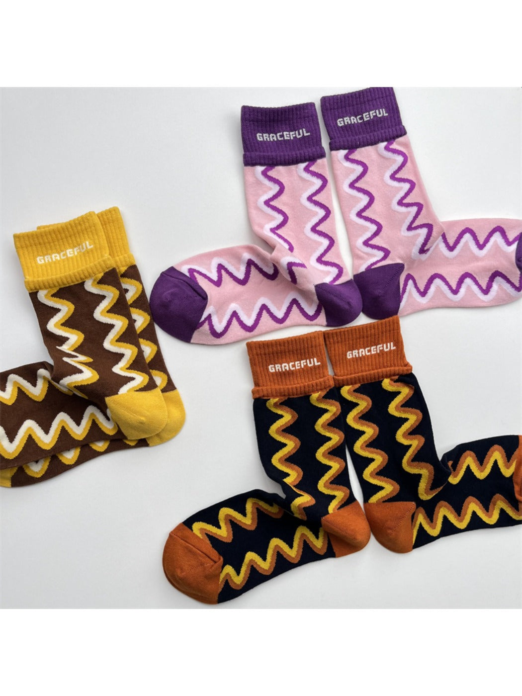 Rufia – Wave Letter Colorblock Crew Socks