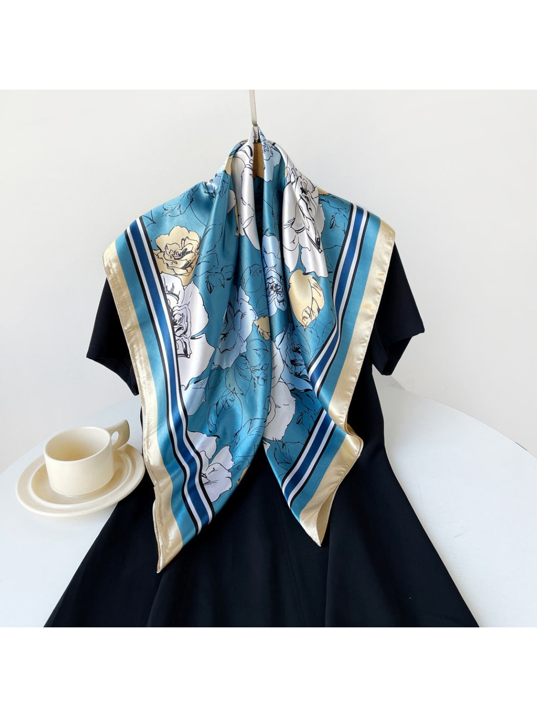 Scarvii - Retro Bloom Color Block Square Scarf