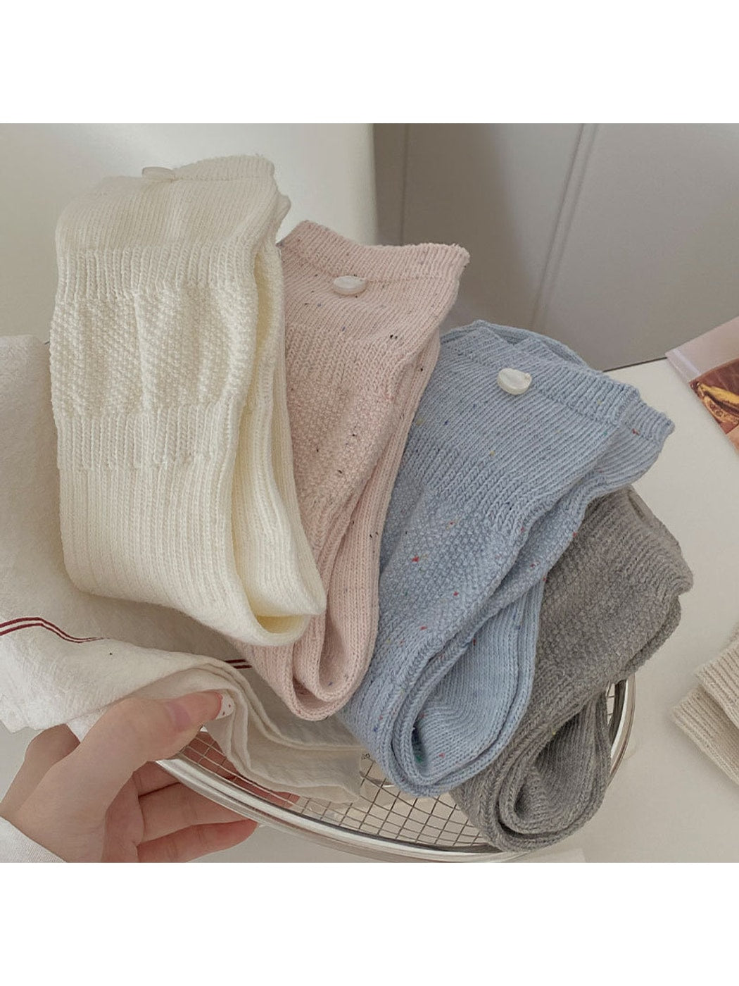 Rufia - Solid Color Button Detail Casual Crew Socks