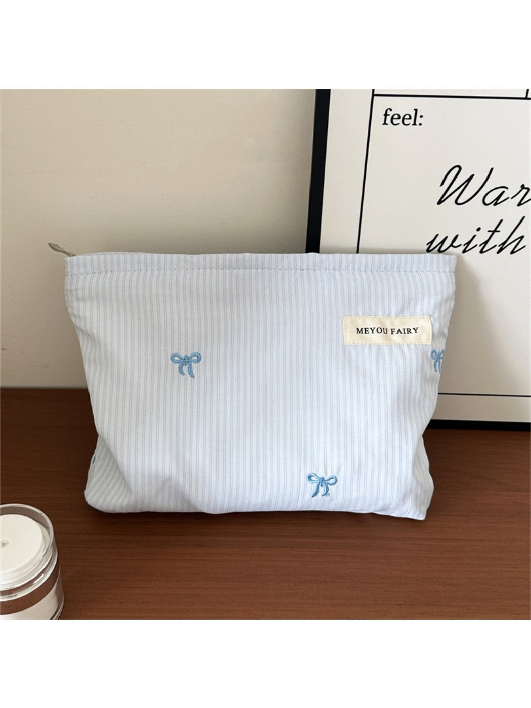 Cosbai - Simple Makeup Pouch with Bow Print