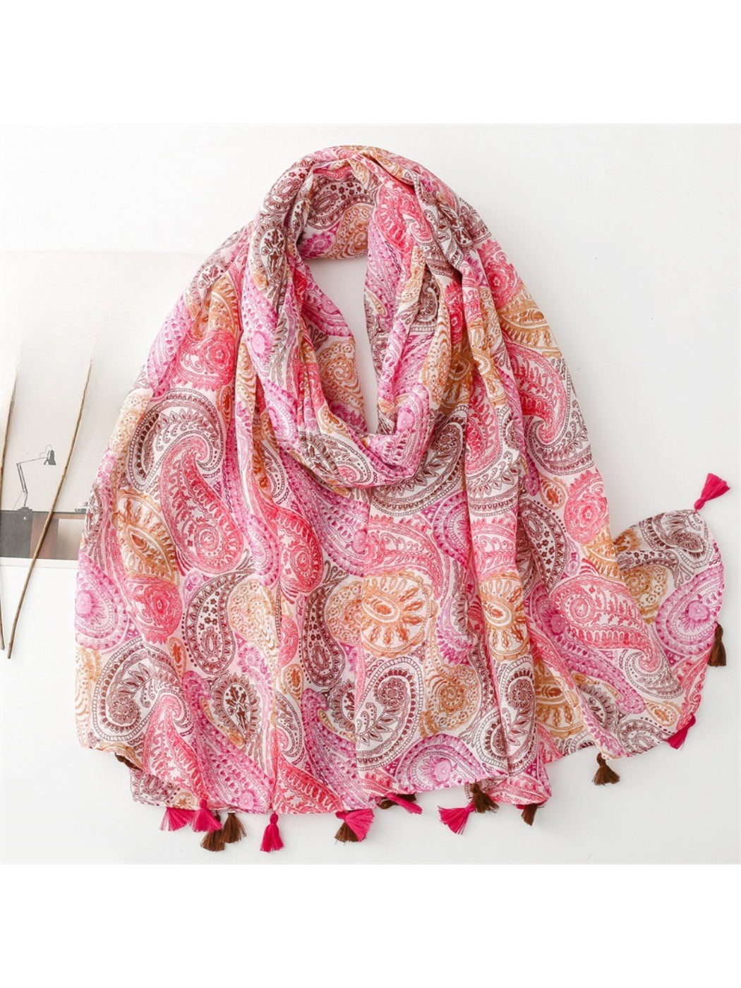 Scarvii - Flowing Paisley Pattern Everyday Scarf