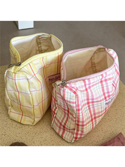 Cosbai - Plaid Zipper Cosmetic Organizer Bag
