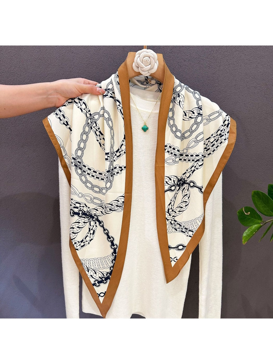 Scarvii - Chain Print Contrast Border Triangle Bandana