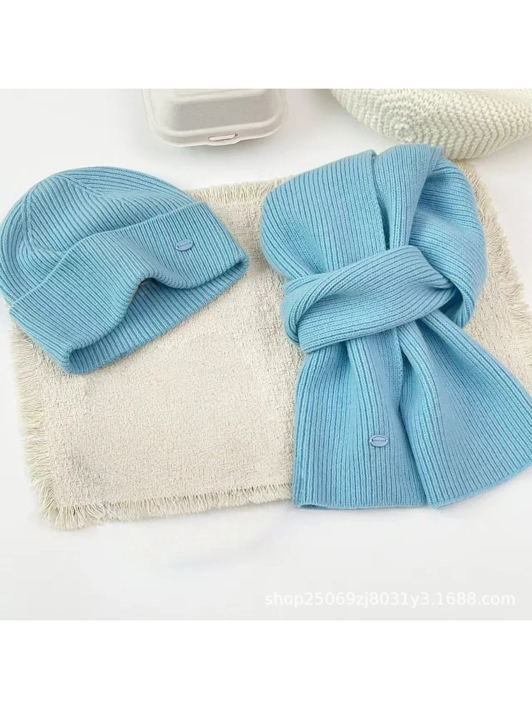 Scarvii – Ribbed Winter Hat and Scarf Set