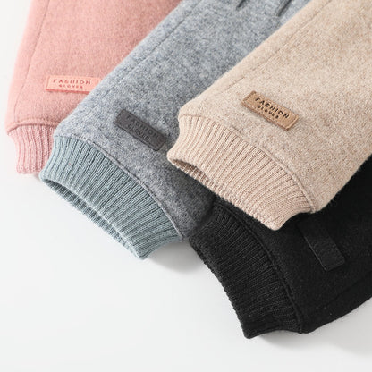Gloving Touchscreen Gloves showing knit texture