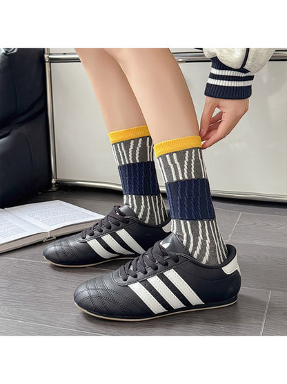 Rufia - Graffiti Embossed Retro Mid-Calf Socks