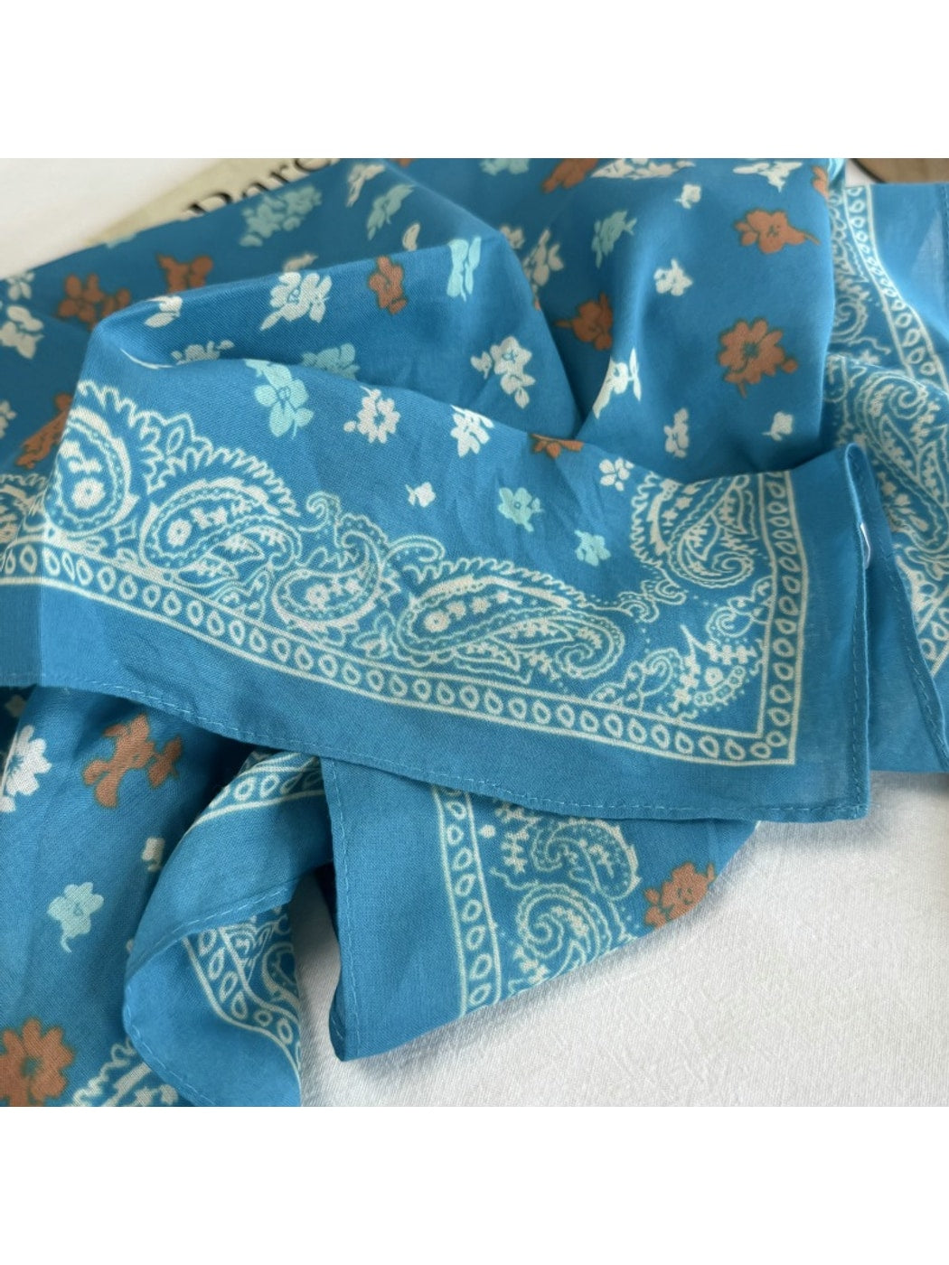 Scarvii - Vintage Paisley Aesthetic Square Scarf